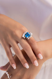 Deco Splash Ring with pearl jackets